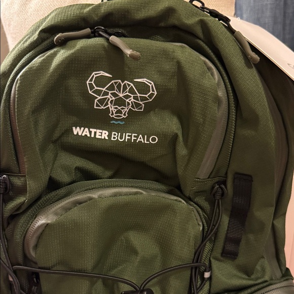 Water Buffalo Sherpa 22L Hiking Hydration Backpack - Picture 3 of 9